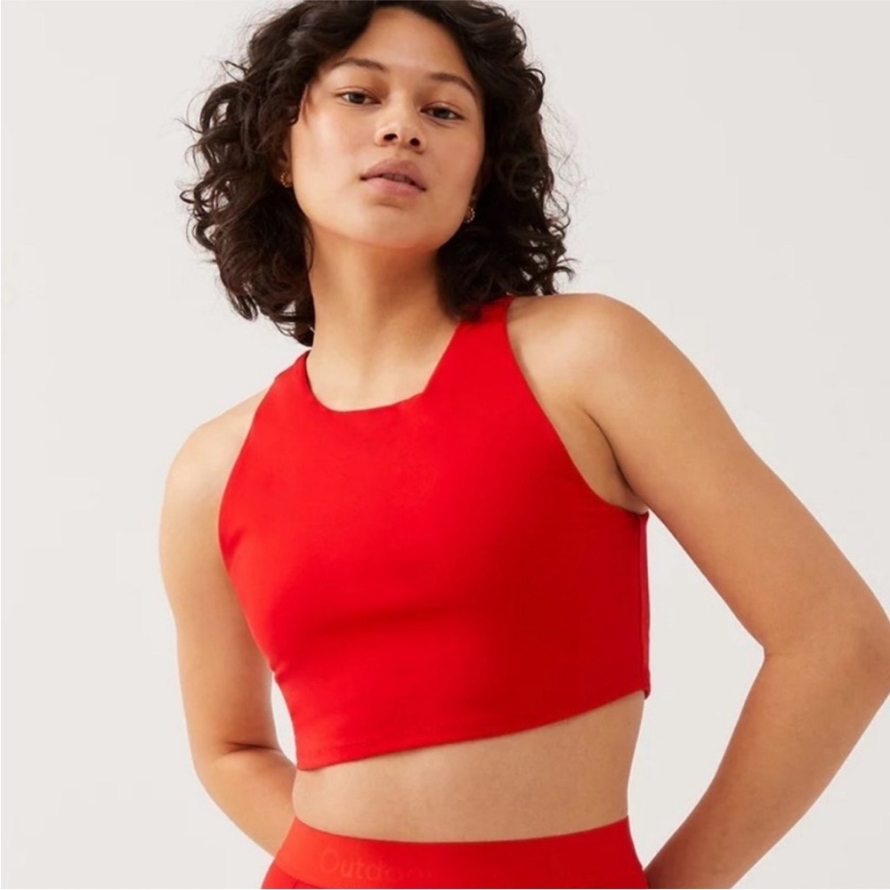 Outdoor Voices Zoom Crop Top in Candy Apple Red